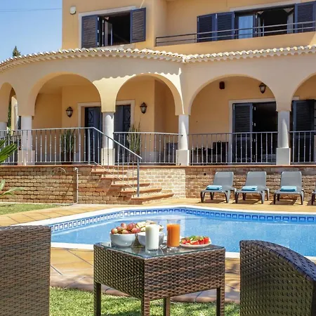 Villa Gale By Galantevasques